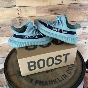 yeezy 350 slate worn cpl times, mint condition!